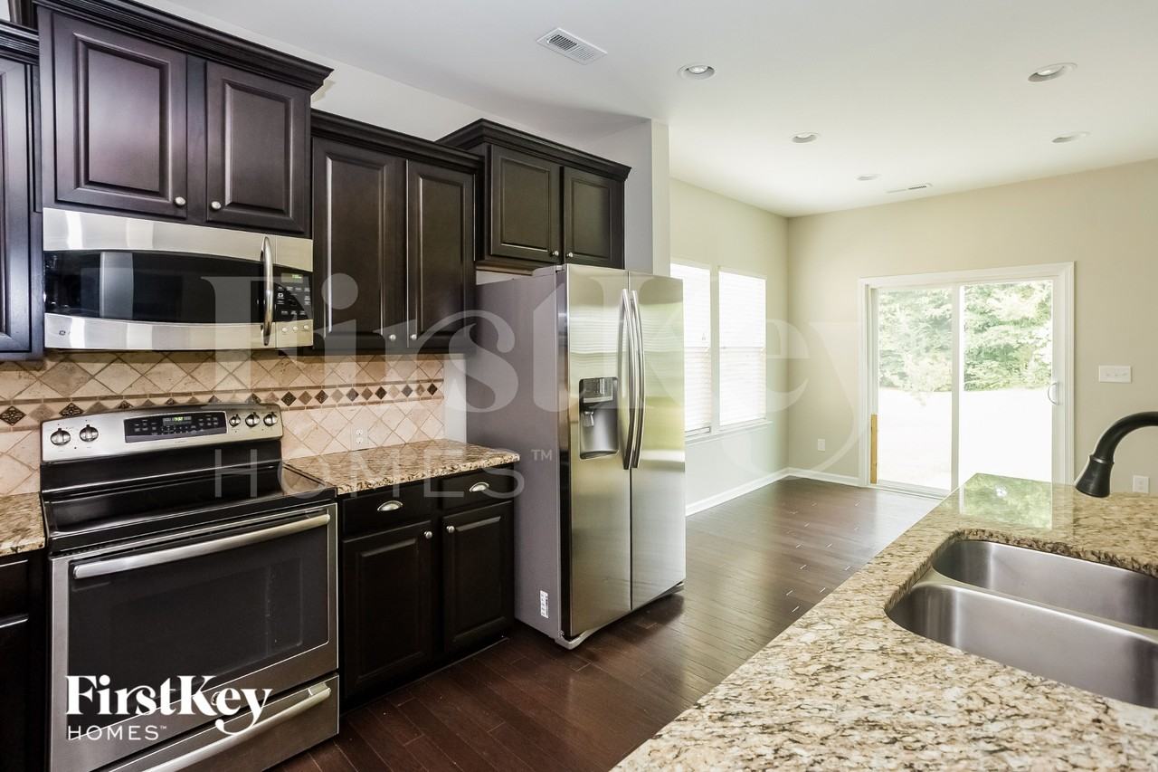 2299 Isaac St - Photo 7 of 18