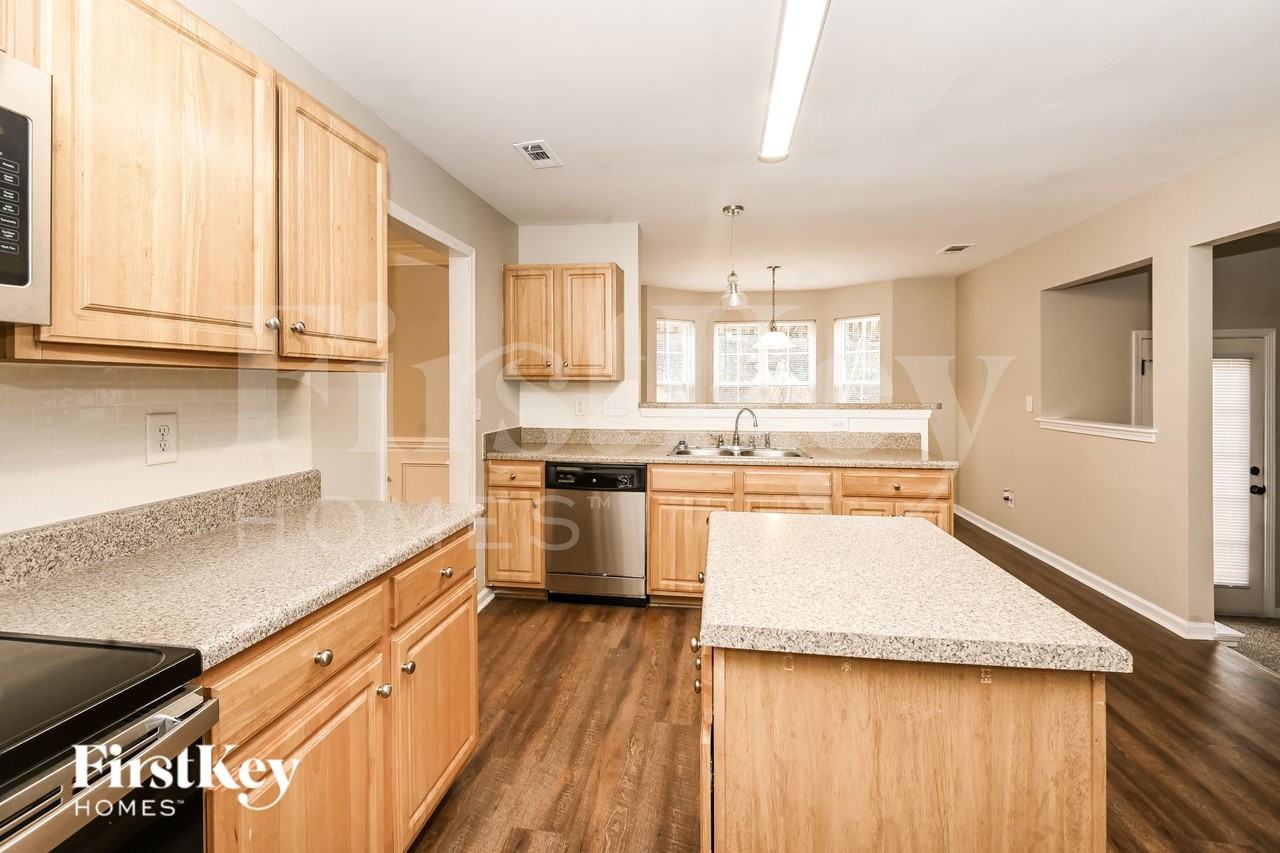 128 Madelia Pl - Photo 7 of 15