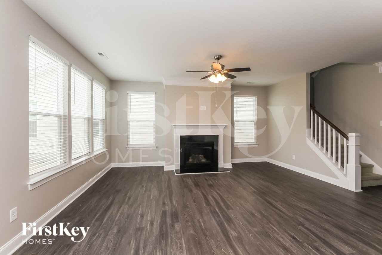 1026 Mendenhall St - Photo 3 of 15