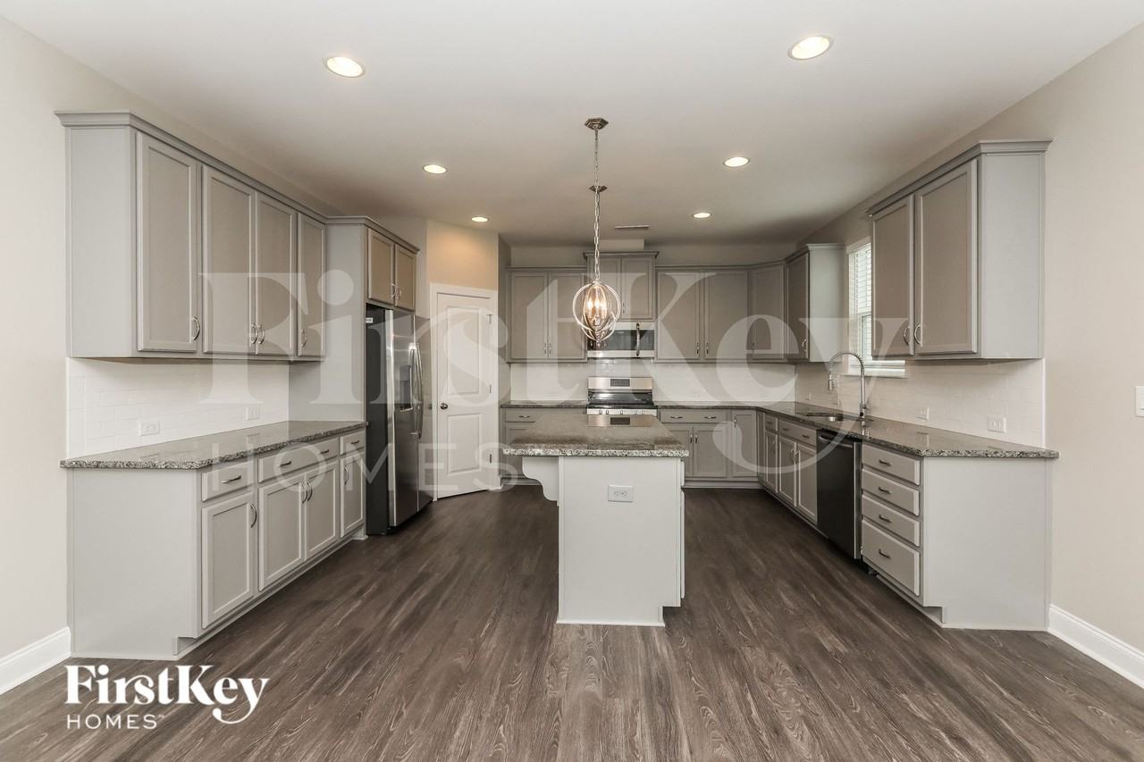 1026 Mendenhall St - Photo 4 of 15