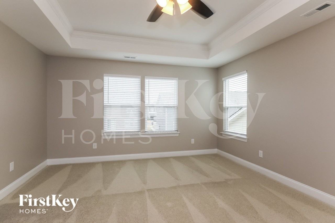 1026 Mendenhall St - Photo 7 of 15