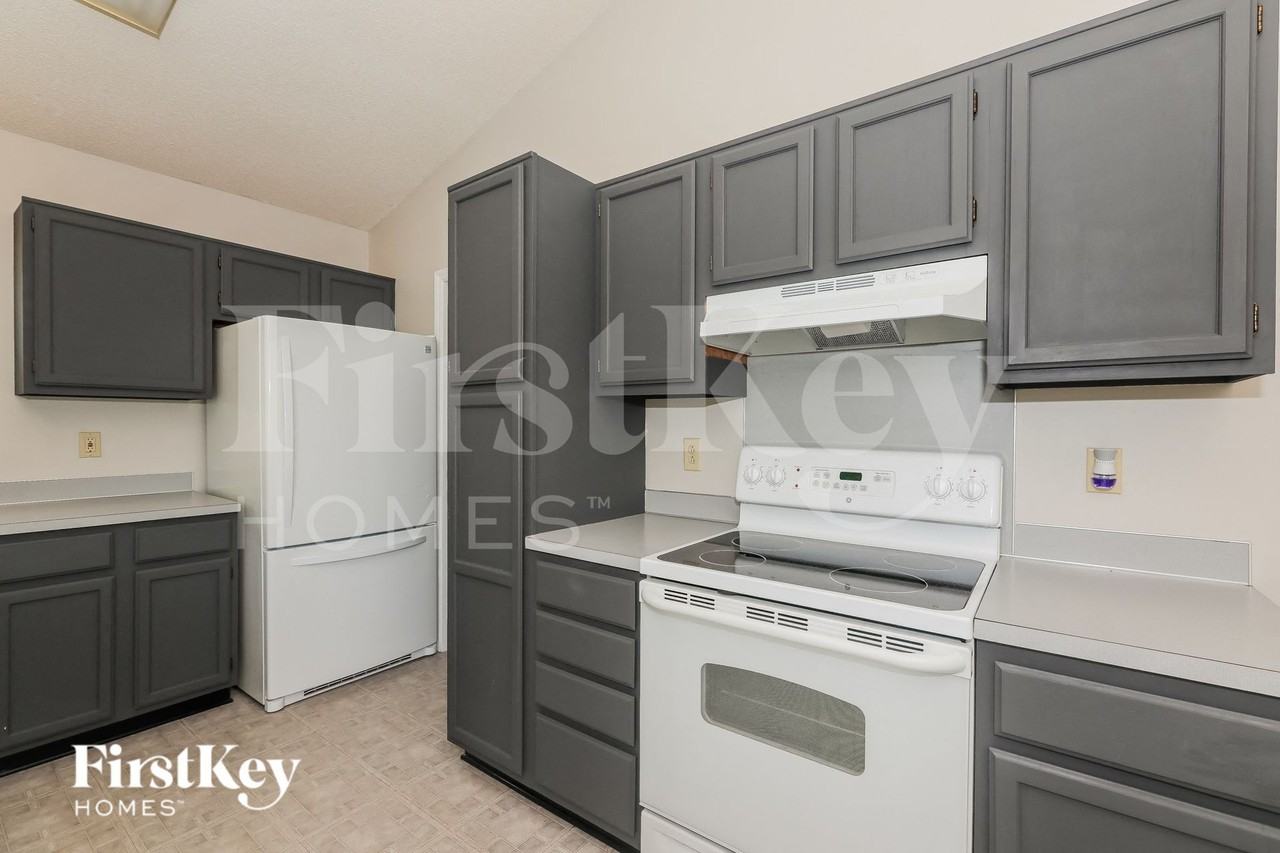 12106 Sawtry Ct - Photo 7 of 15