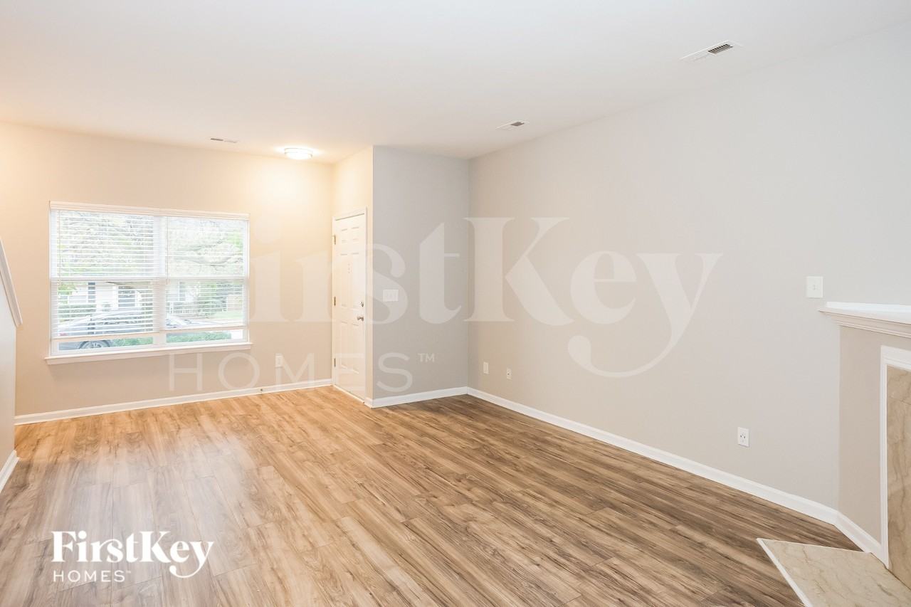 8122 Chatham Oaks Dr - Photo 7 of 19