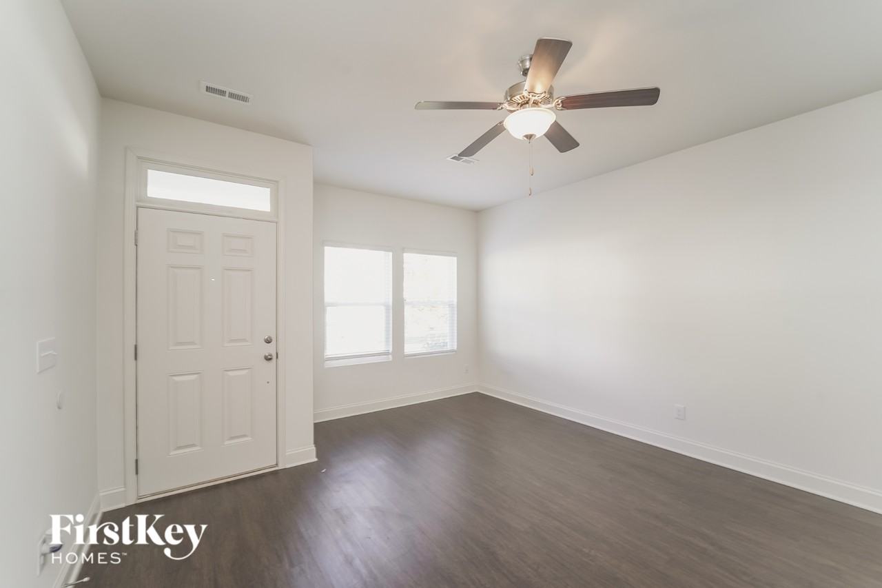 9548 Blue Knoll Ct - Photo 4 of 16