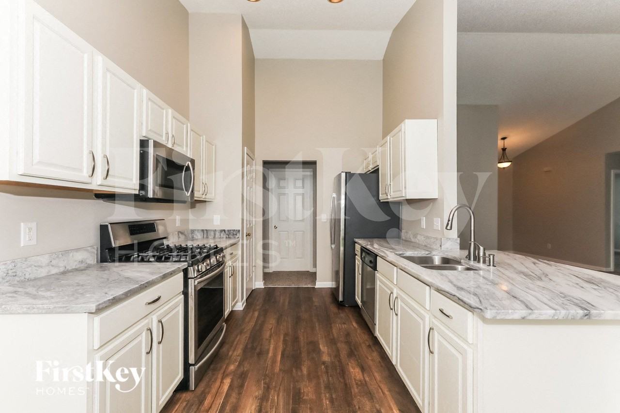 1023 Southwind Trail Dr - Photo 5 of 15