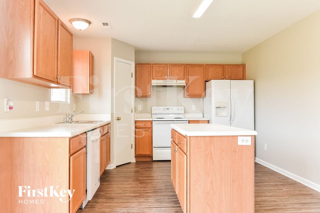 800 Stockport Way - Photo 5 of 15