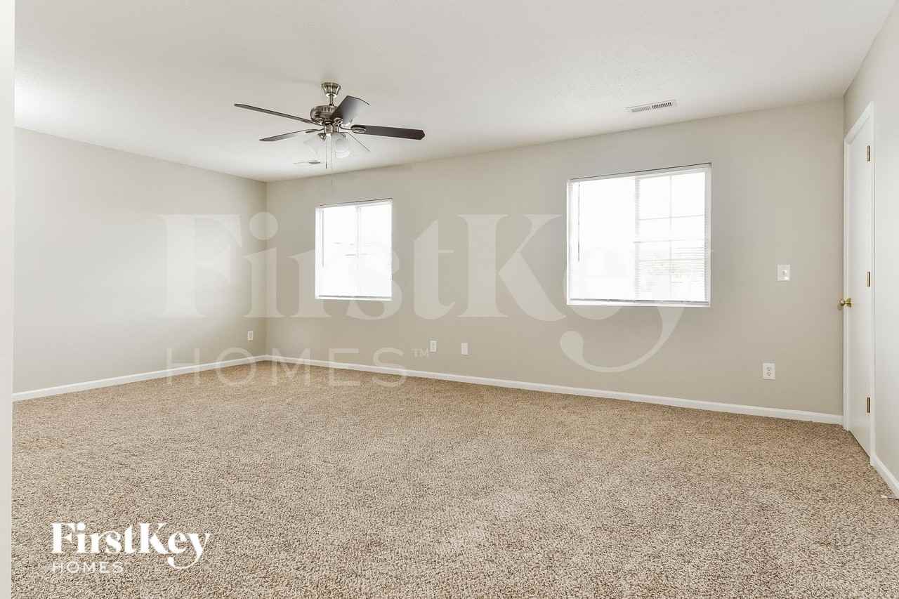 800 Stockport Way - Photo 7 of 15