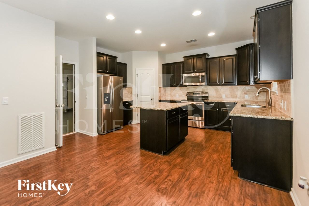 6714 Barefoot Forest Dr - Photo 6 of 15