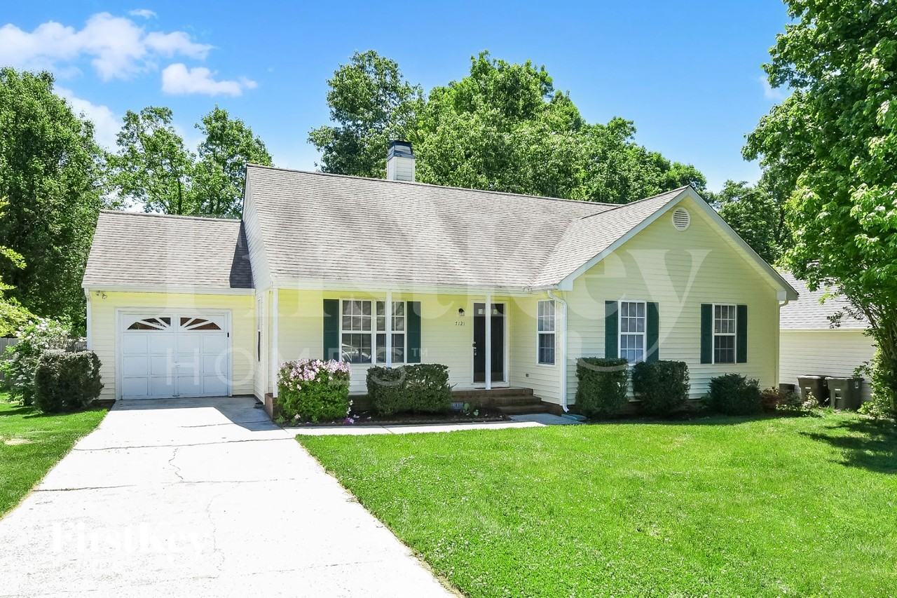 7121 Taunton Dr - Photo 2 of 15