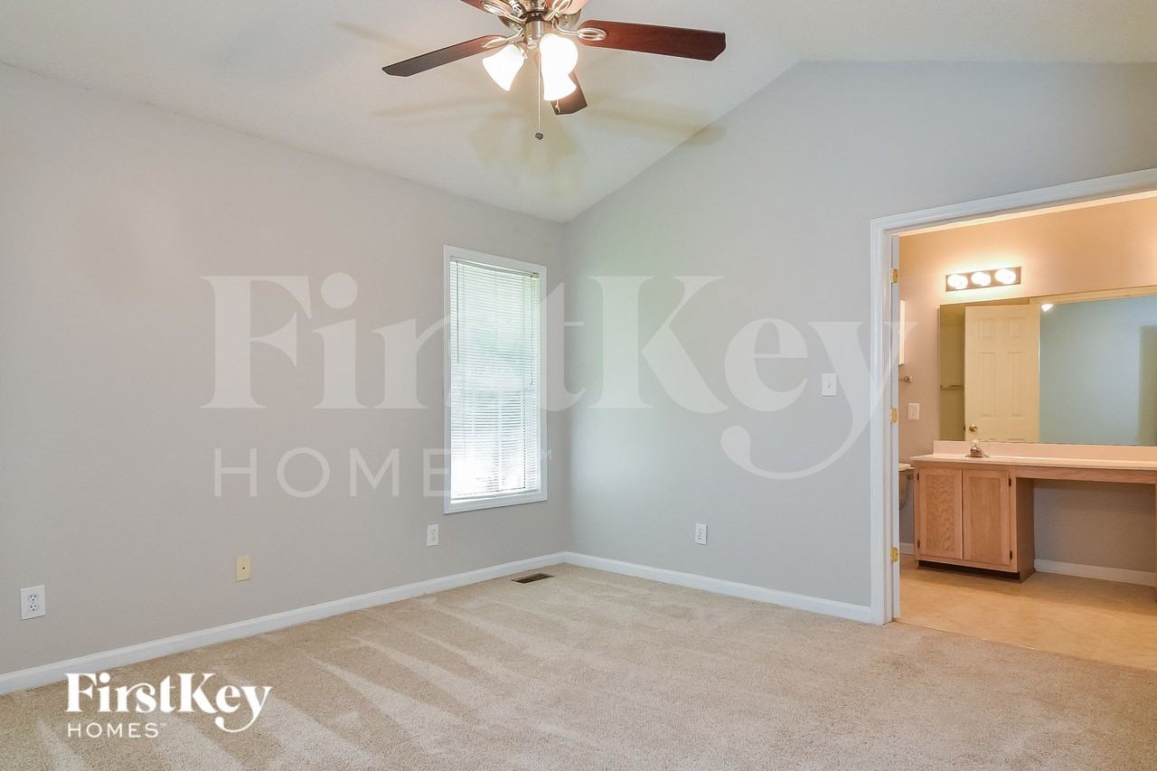 7121 Taunton Dr - Photo 7 of 15