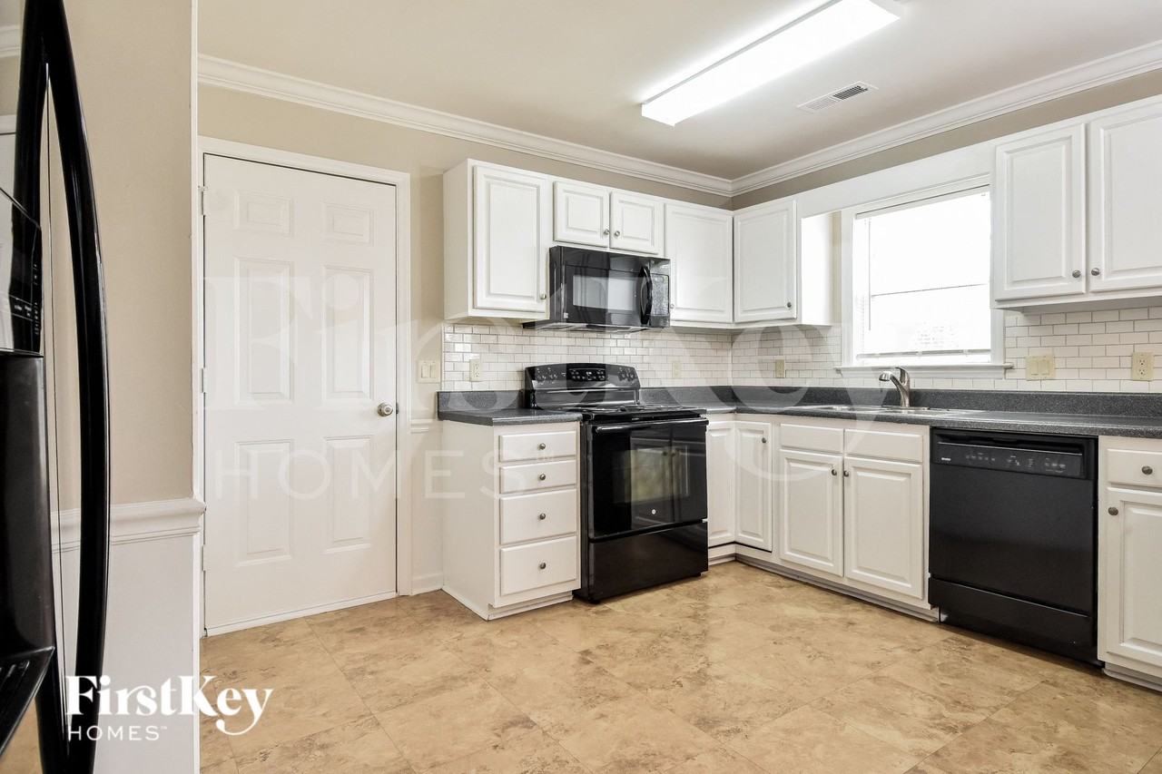 6033 Old Plank Rd - Photo 6 of 15