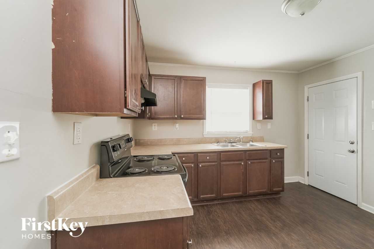 4721 Morgan St - Photo 5 of 16