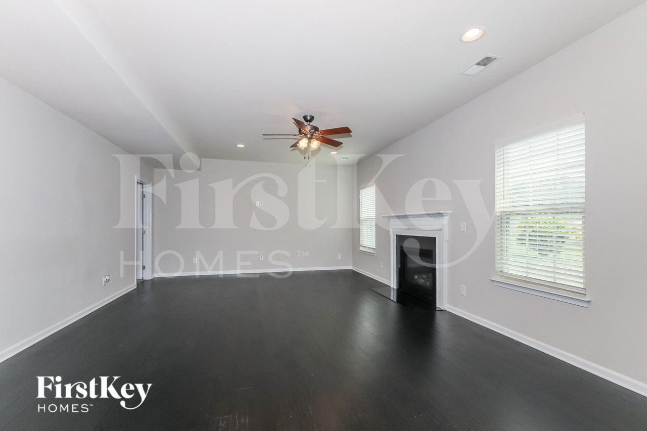 4173 Oconnell St - Photo 2 of 15