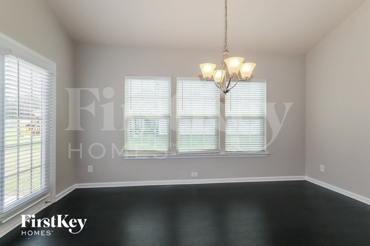 4173 Oconnell St - Photo 3 of 15