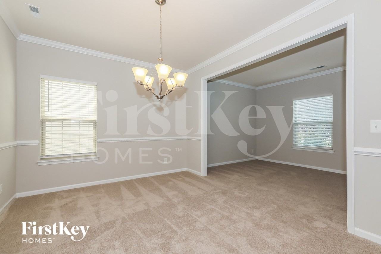 4173 Oconnell St - Photo 4 of 15