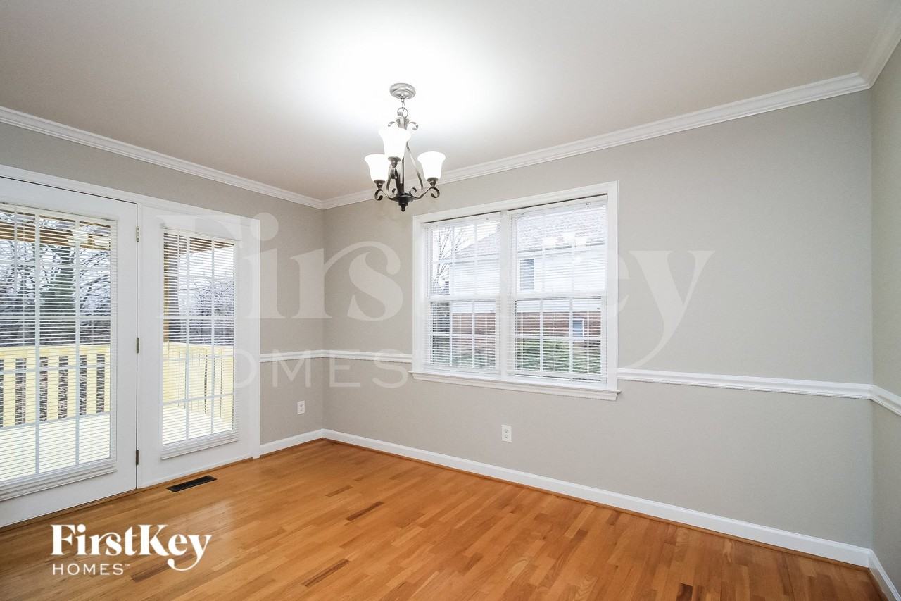 4025 Lofter Ct - Photo 5 of 15