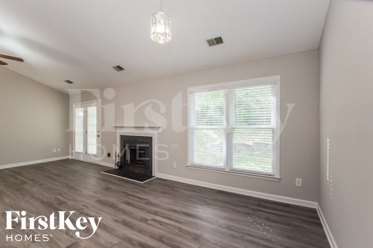 3321 Argyle Ln - Photo 3 of 15