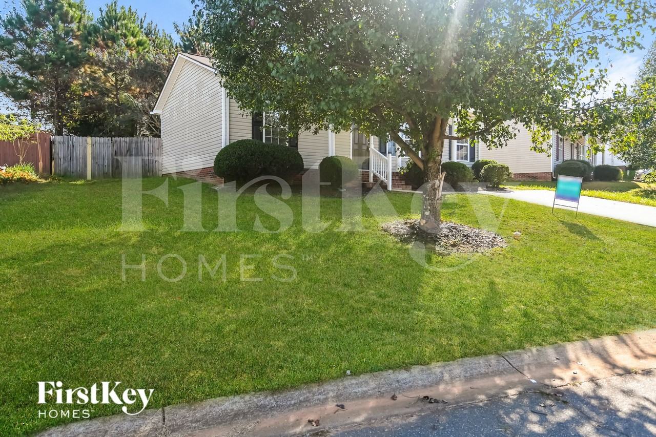 327 Olde North Church Dr - Photo 3 of 15