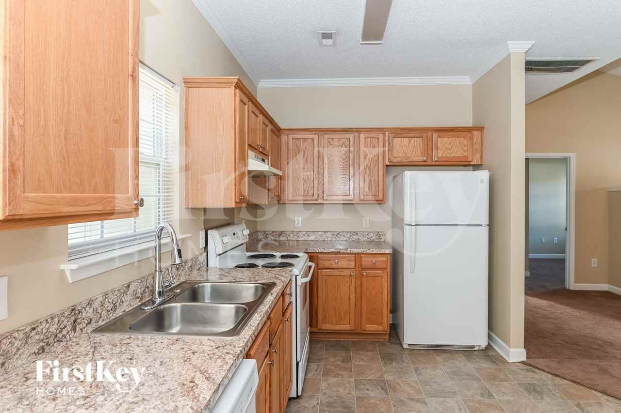 327 Olde North Church Dr - Photo 7 of 15