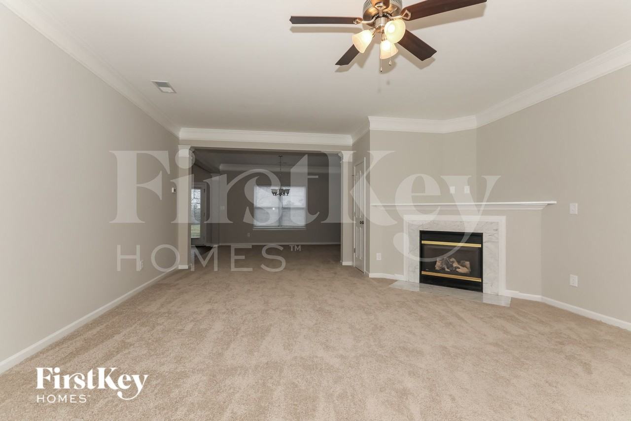 321 Holton Drive - Photo 2 of 15