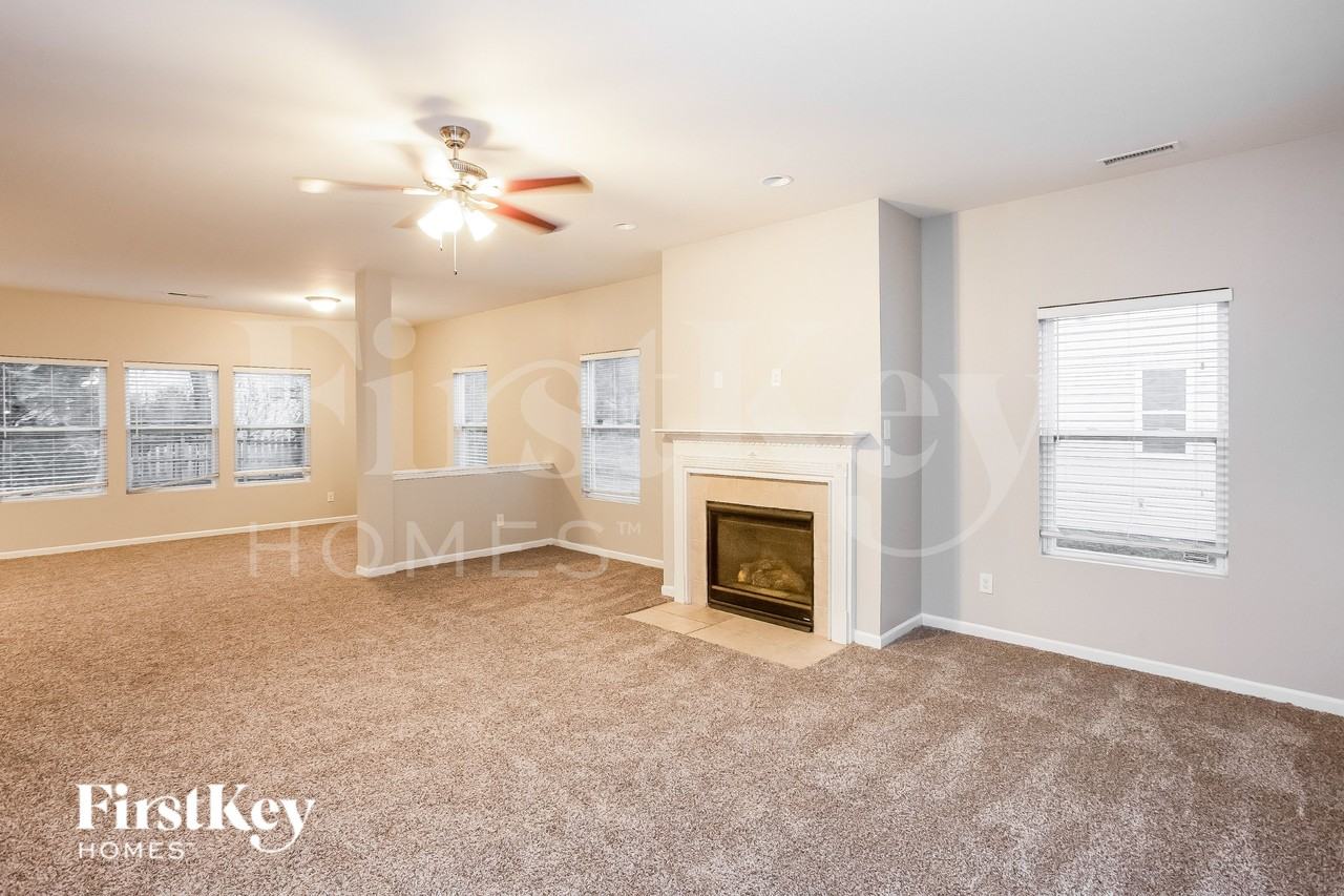 3011 Sweetspire Rd - Photo 4 of 19