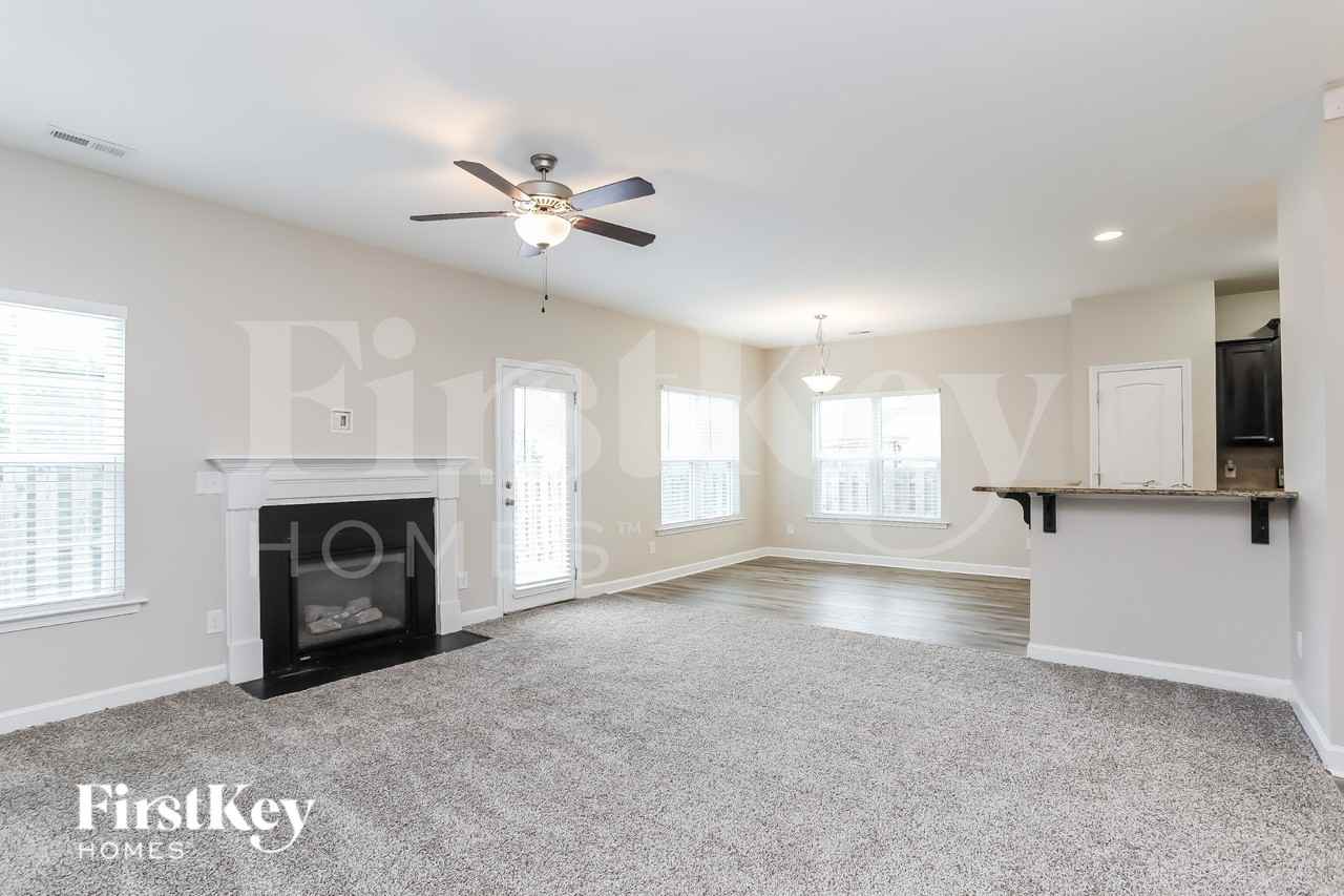 138 Marsh Creek Dr - Photo 3 of 15