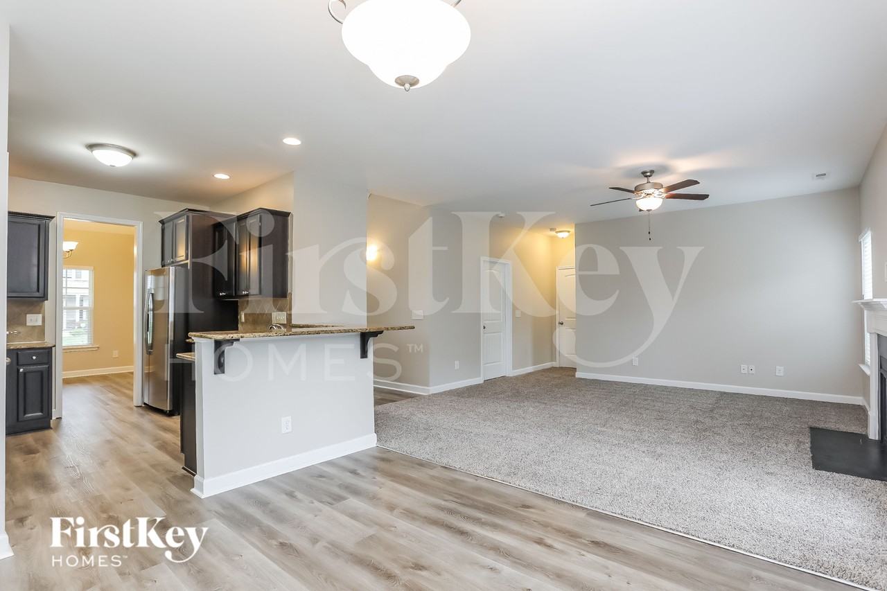 138 Marsh Creek Dr - Photo 5 of 15