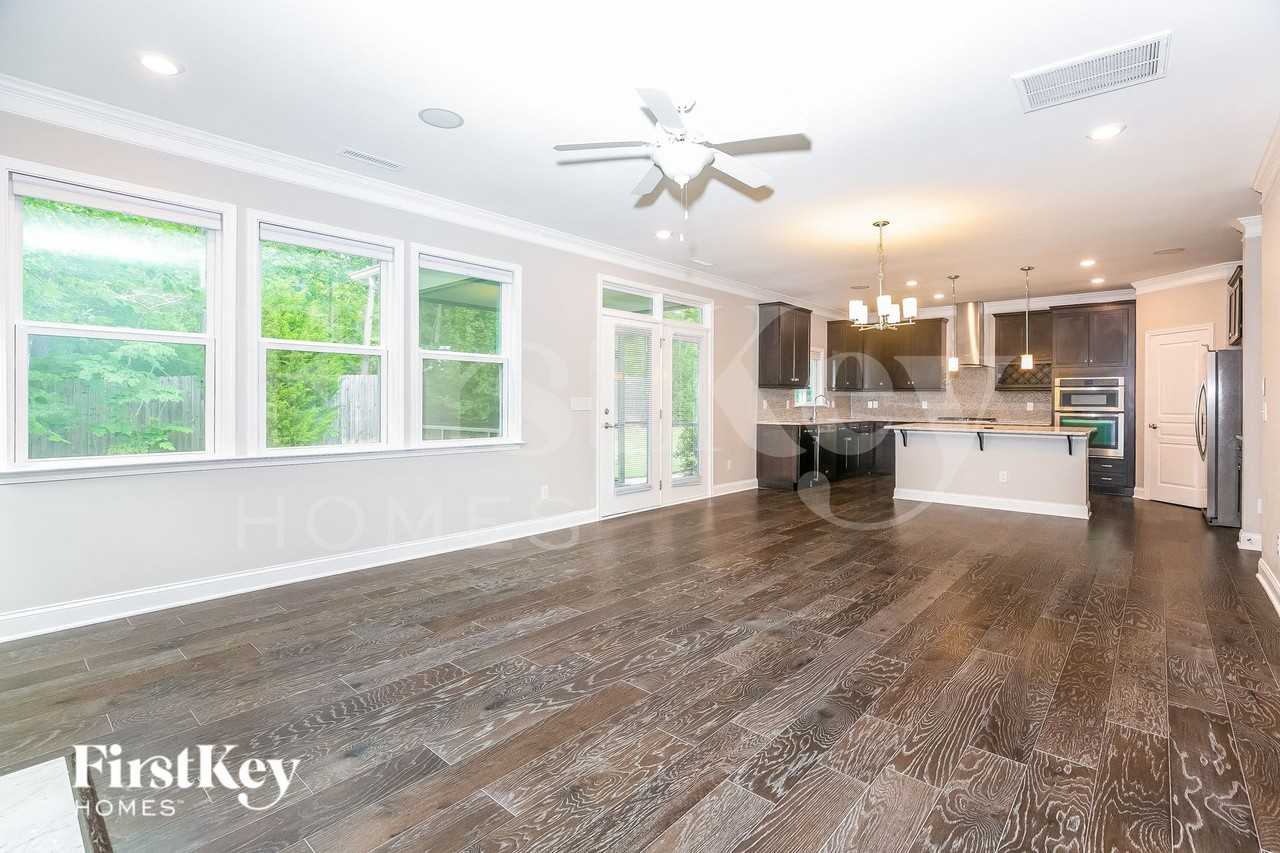 1329 Barnford Mill Rd - Photo 4 of 15