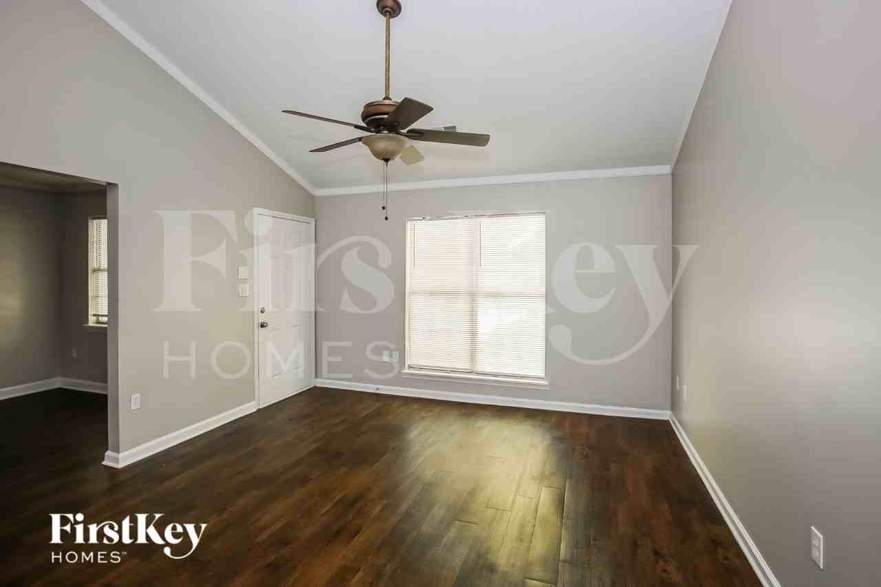 12300 Danby Rd - Photo 4 of 16