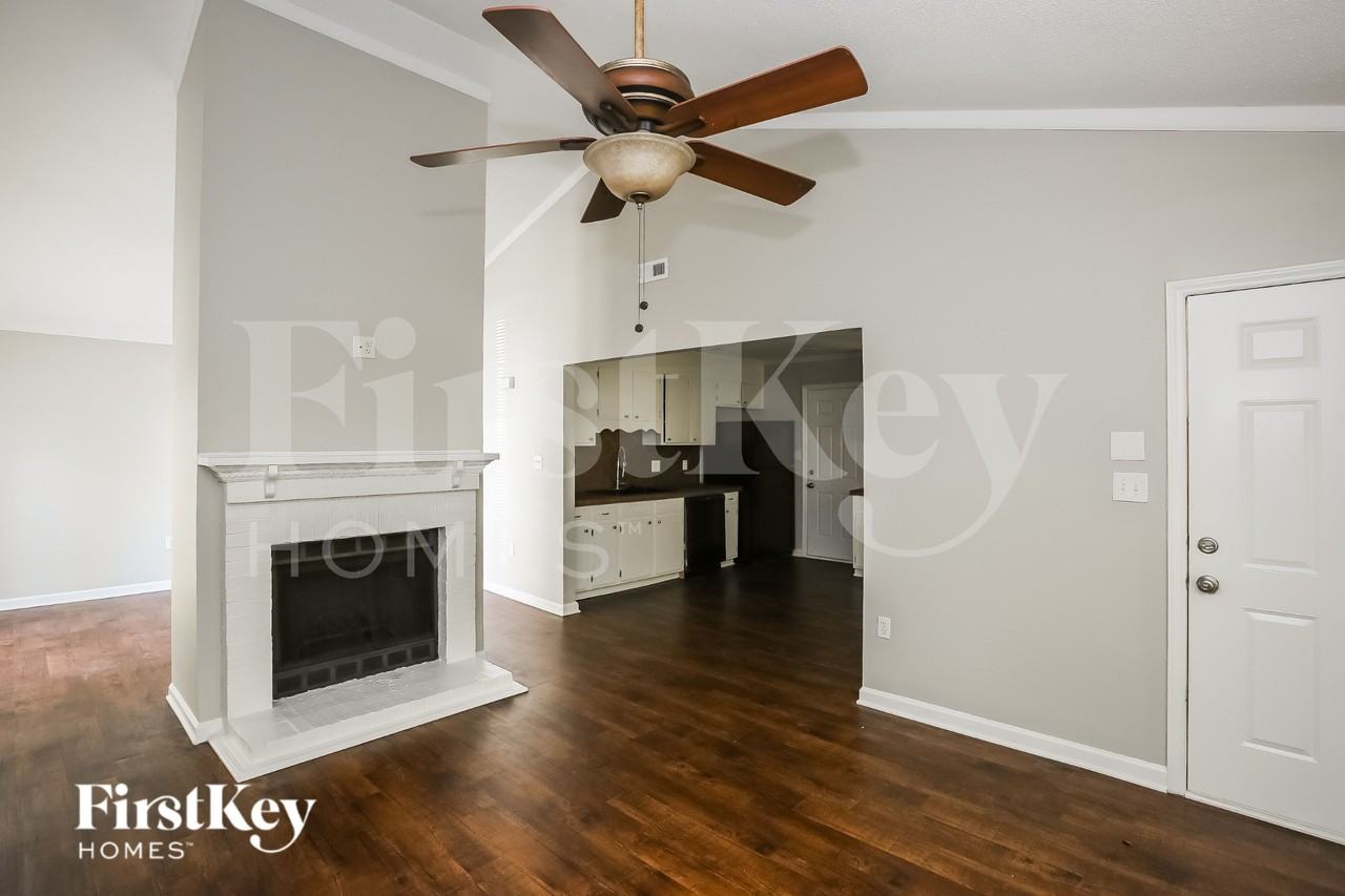 12300 Danby Rd - Photo 5 of 16