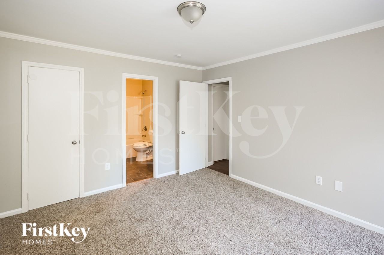 12300 Danby Rd - Photo 7 of 16