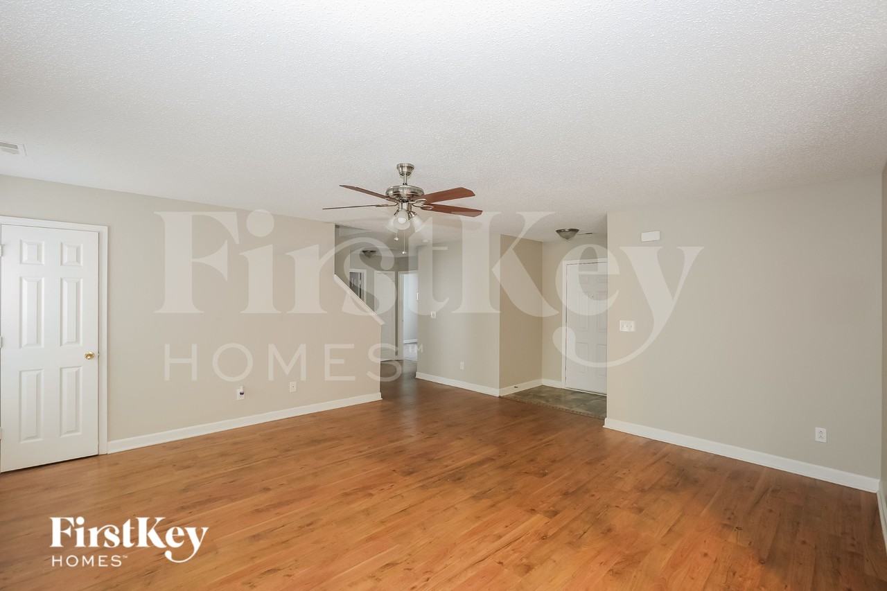 11114 Palestrina Rd - Photo 4 of 16