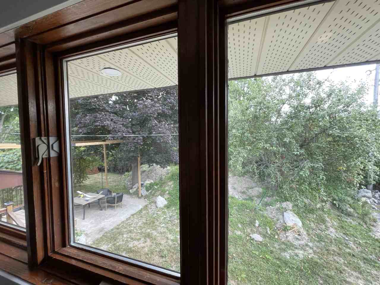 Hillmount Cres - Photo 3 of 9