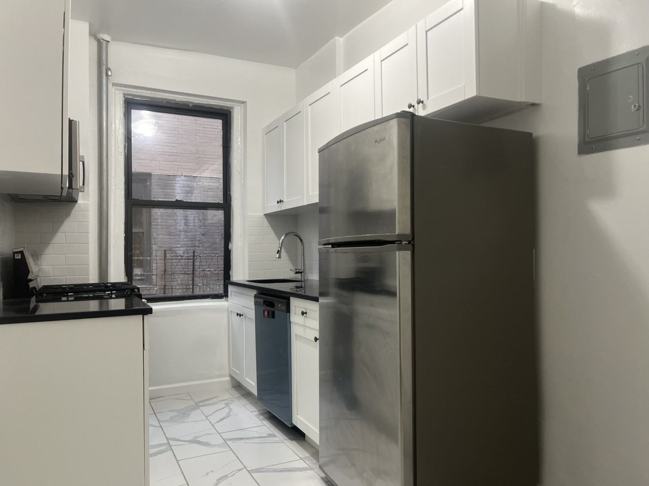 270 Fort Washington Ave - Photo 2 of 7