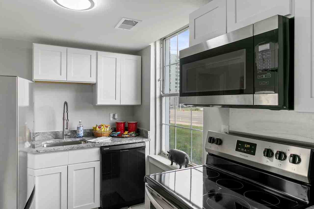 Beach Club Detroit - Photo 7 of 50