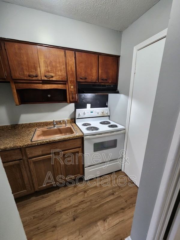 5301 Milner Road - Photo 6 of 14