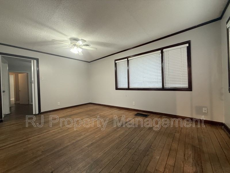 1450 Gold Ave - Photo 2 of 16