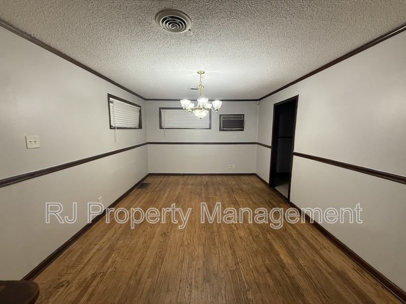 1450 Gold Ave - Photo 3 of 16