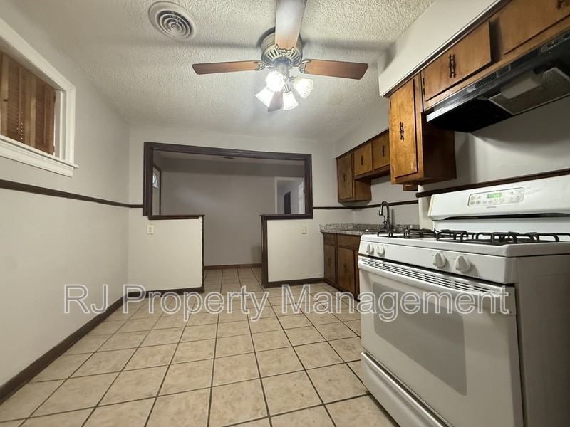 1450 Gold Ave - Photo 7 of 16