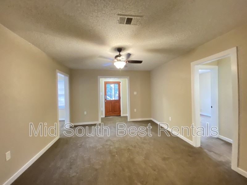 715 Blossom Street - Photo 3 of 18