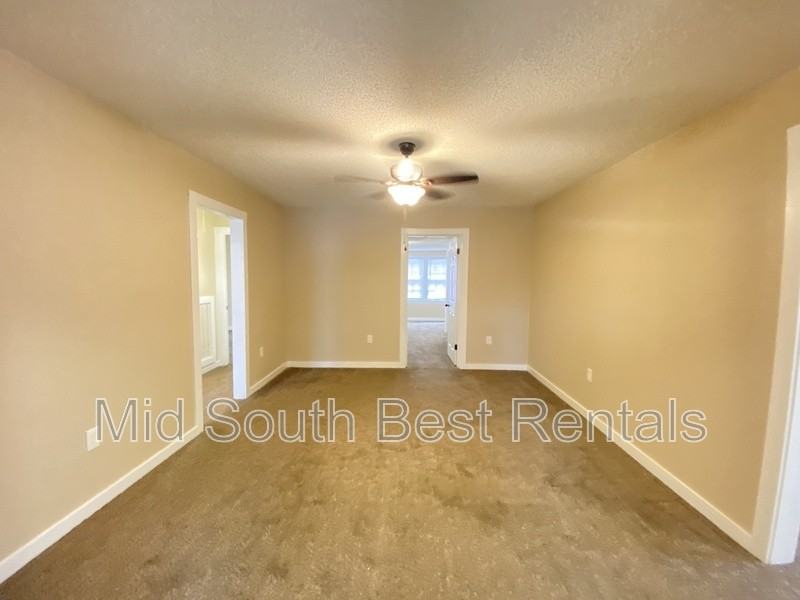 715 Blossom Street - Photo 6 of 18