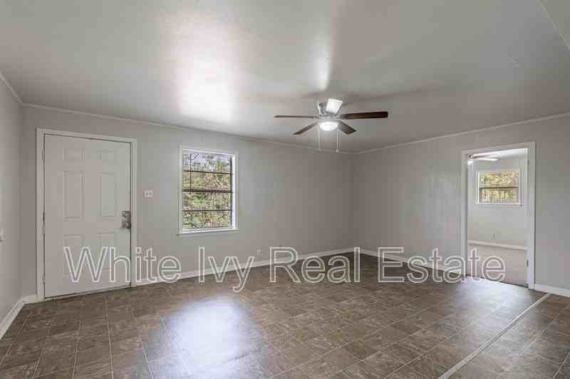 525 12th St - Photo 4 of 10