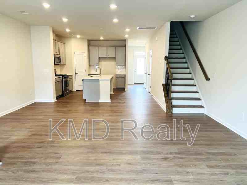 15753 Country House St - Photo 2 of 8