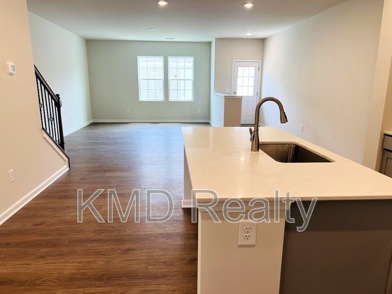 15753 Country House St - Photo 3 of 8