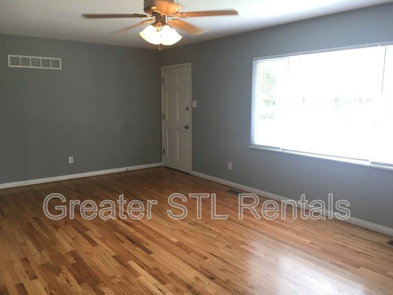 13 Griffin Drive - Photo 3 of 16