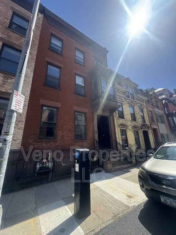 18 2nd St #3R