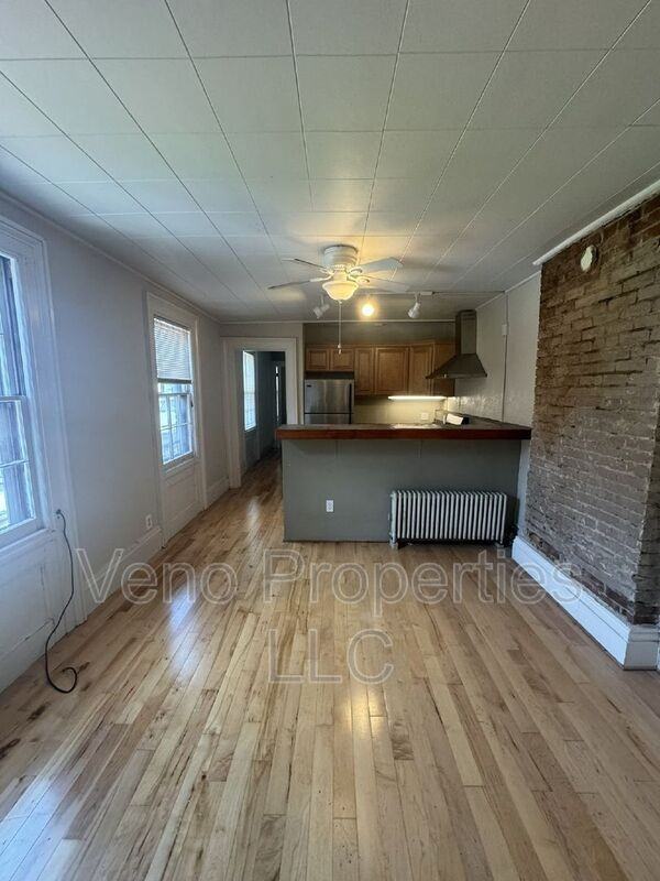 18 2nd St #3R - Photo 4 of 9