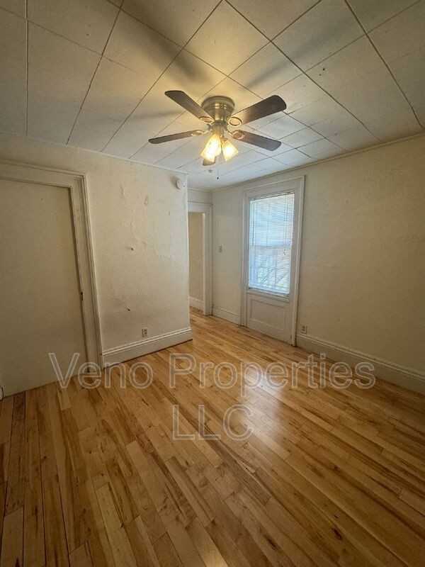 18 2nd St #3R - Photo 7 of 9