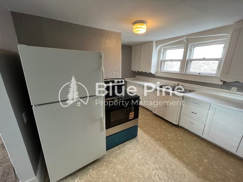 236 West Young Street #2 - Photo 4 of 10