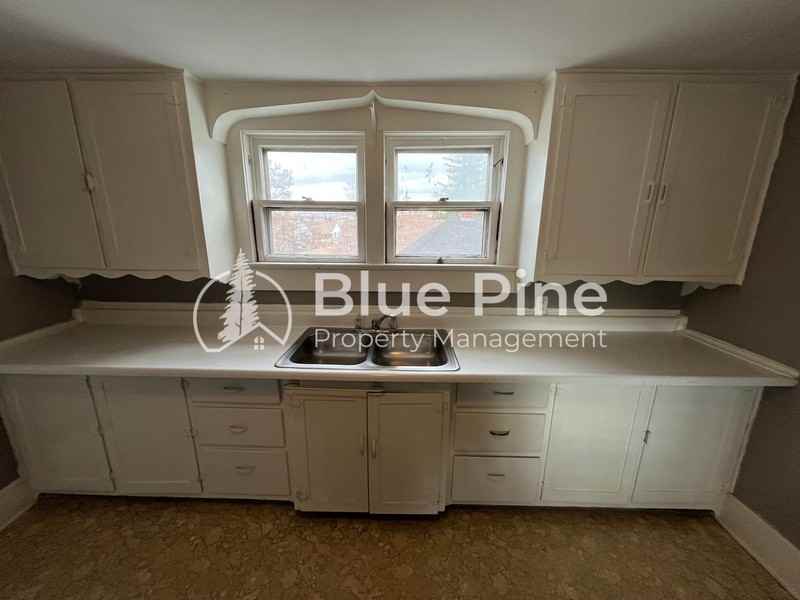 236 West Young Street #2 - Photo 5 of 10